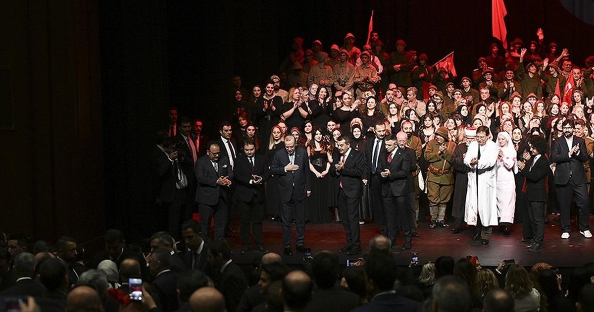 Cumhurbaşkanı Erdoğan, 'Şüheda 1915' Tiyatro Gösterimi'ni izledi