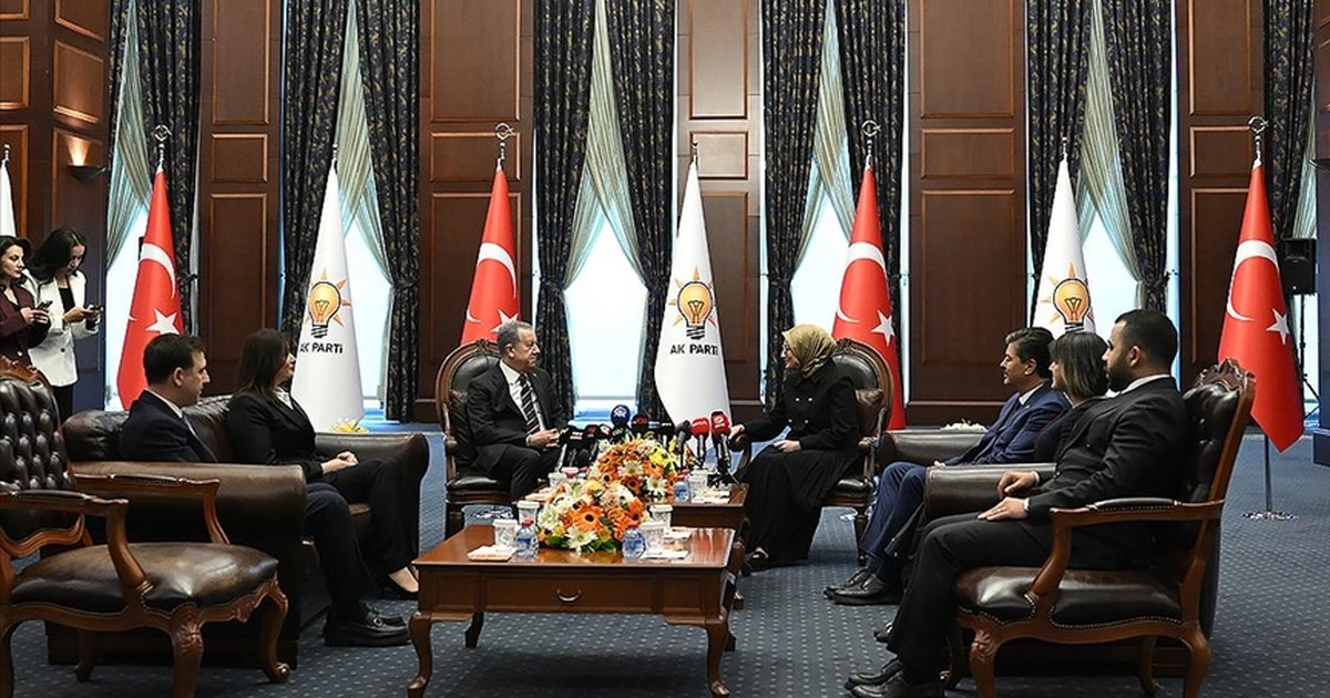 AK Parti'de siyasi partiler arası bayramlaşma