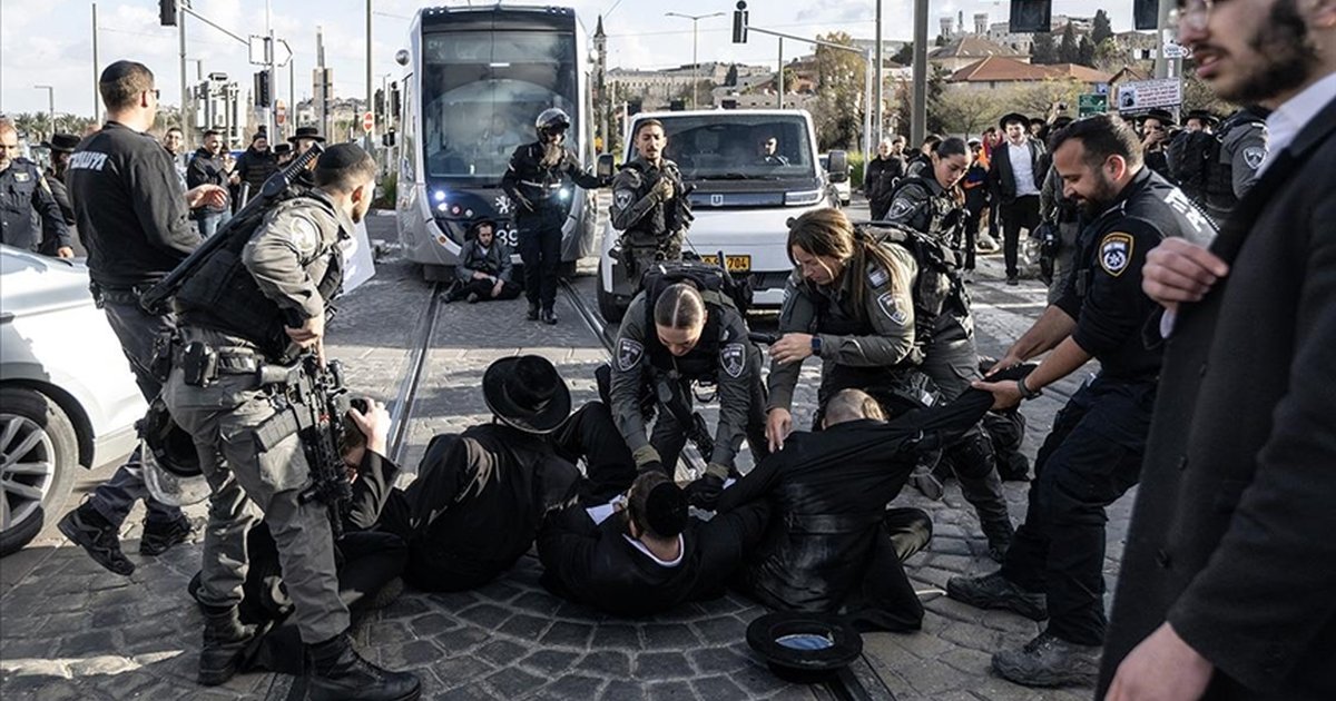 Ultra Ortodoks Yahudiler zorunlu askerlik karşıtı protesto düzenledi