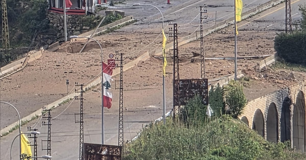 İsrail ordusu Lübnan'da Litani Nehri'ndeki köprüyü vurdu