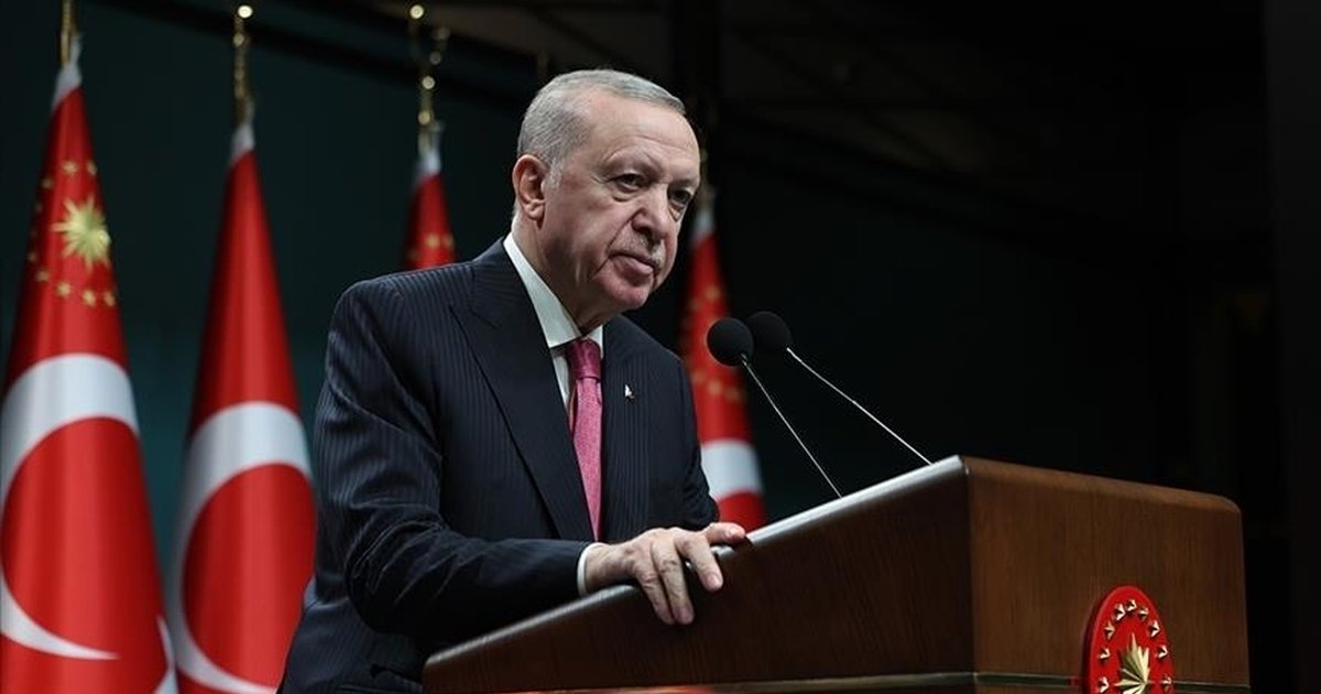 Cumhurbaşkanı Erdoğan'dan şehit polis memuru ailesine başsağlığı