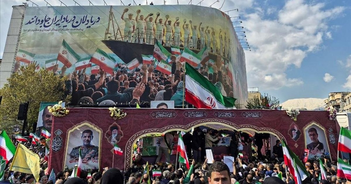 Tahran'da cenaze töreni düzenlendi