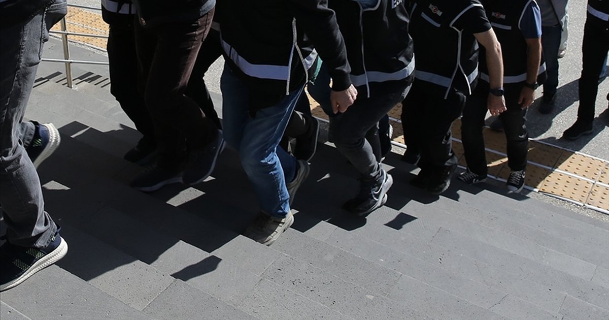 FETÖ operasyonlarında 69 zanlı tutuklandı