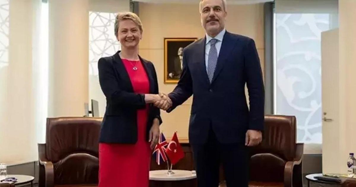 Dışişleri Bakanı Hakan Fidan, İngiliz mevkidaşı ile görüştü