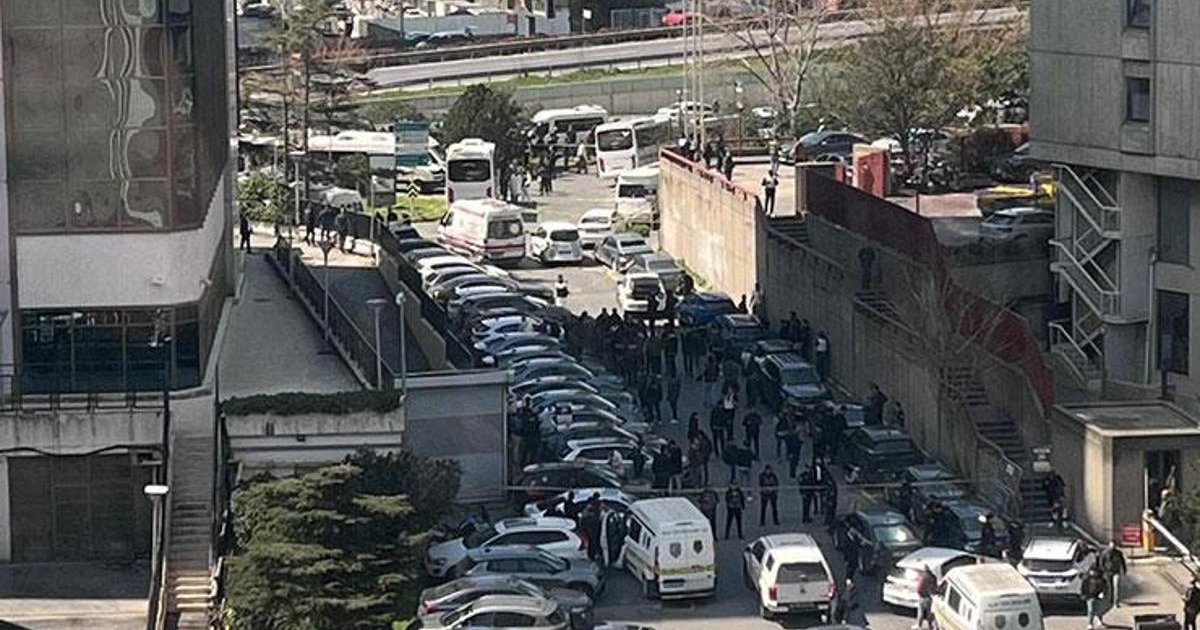 İsrail Konsolosluğu önünde çatışma: Siyasetçilerden tepkiler