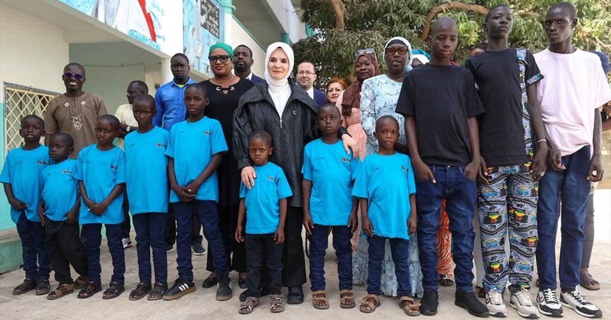 Bakan Göktaş, Senegal'de sosyal hizmet merkezlerini ziyaret etti