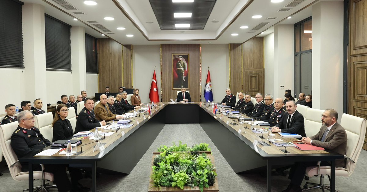 Bakan Çiftçi'den Jandarma ve Sahil Güvenlik Akademisi'ne ziyaret