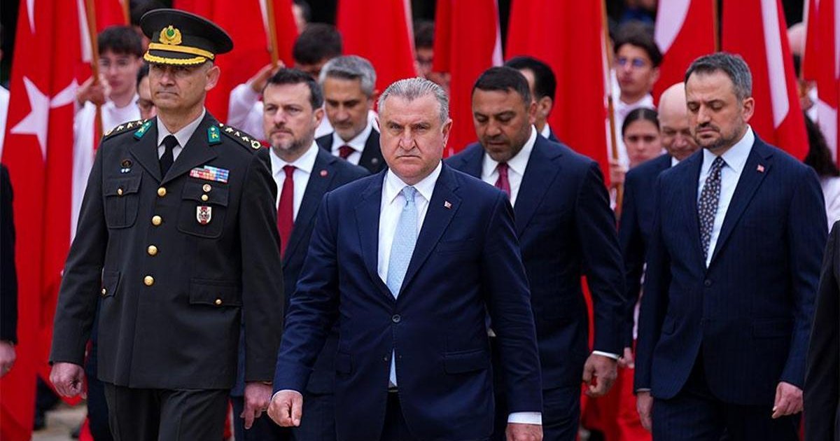 Bakan Bak ve heyet Anıtkabir'i ziyaret etti