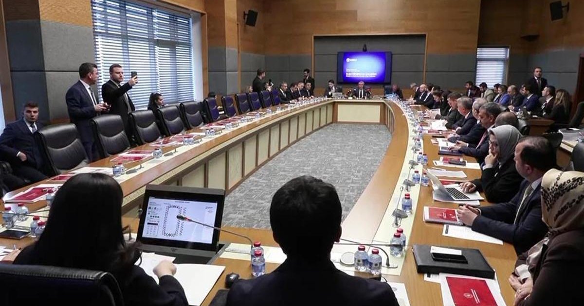 Meclis'ten suça sürüklenen çocuk raporu
