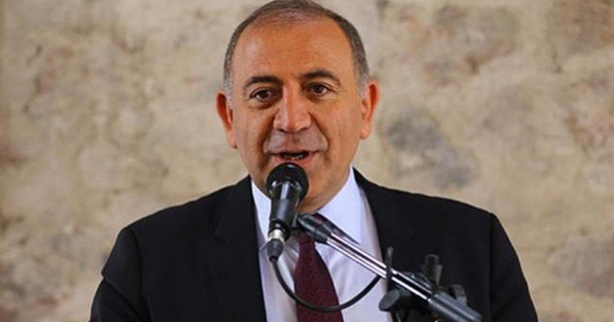 Gürsel Tekin'in CHP İstanbul İl Başkanlığı görevi sona erdi
