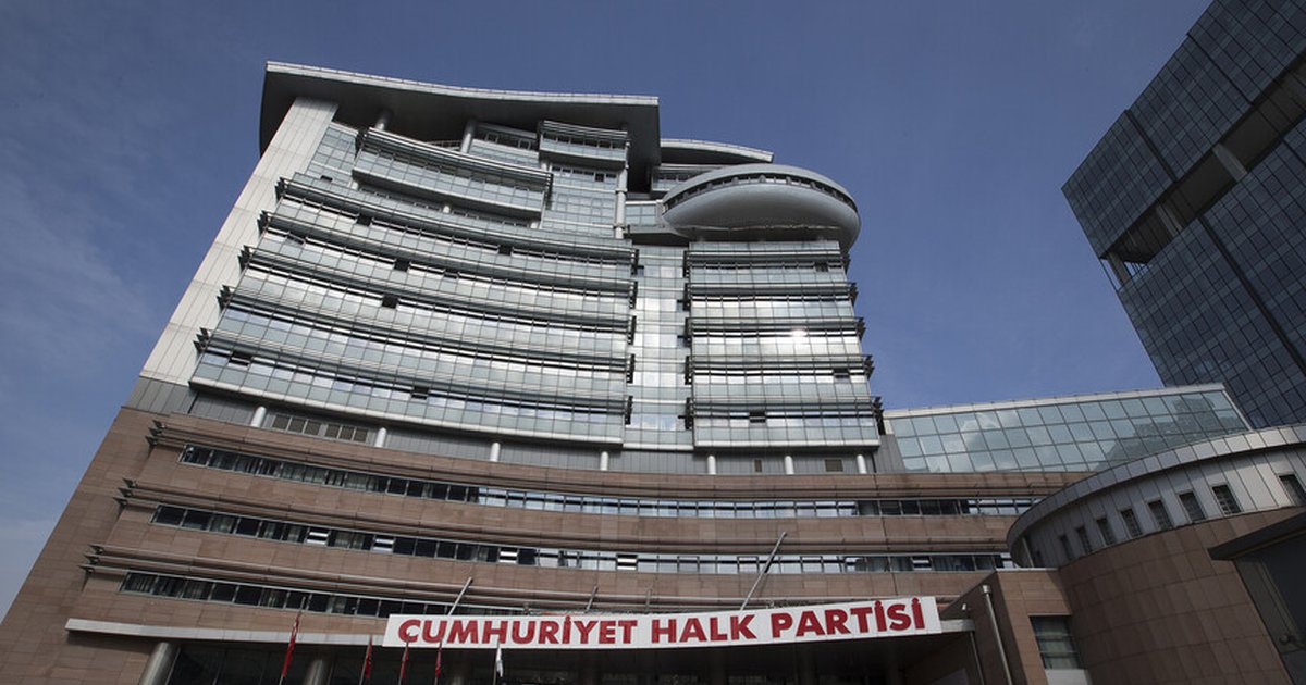 CHP kurultay davasında Özel ve parti yönetimi görevden uzaklaştırıldı