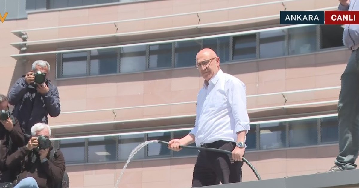 CHP'li Mahmut Tanal, Güvenlik Kulübesine Çıktı