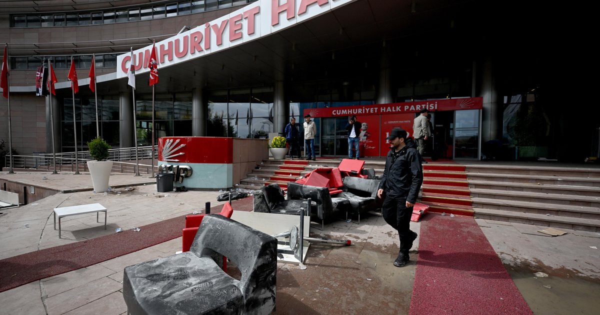 CHP'de tahliye krizi: Genel merkez savaş alanına döndü