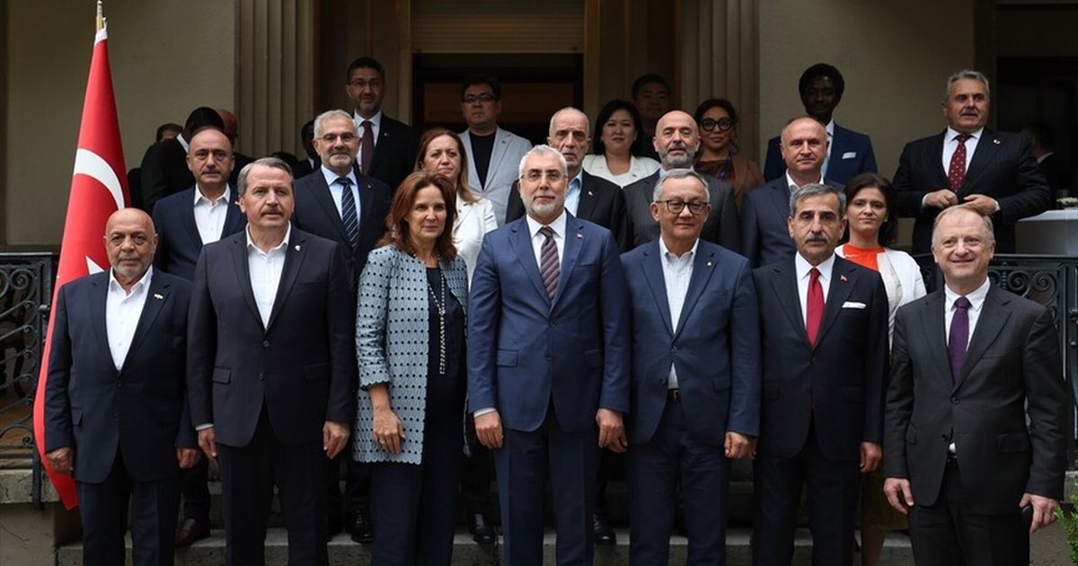Bakan Işıkhan Cenevre'de işçi ve işverenlerle görüştü