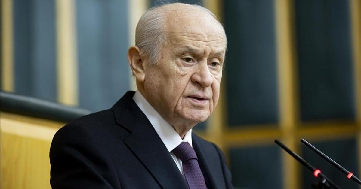 Bahçeli'den CHP'ye çağrı: Hukuk zemininden uzaklaşmamalı