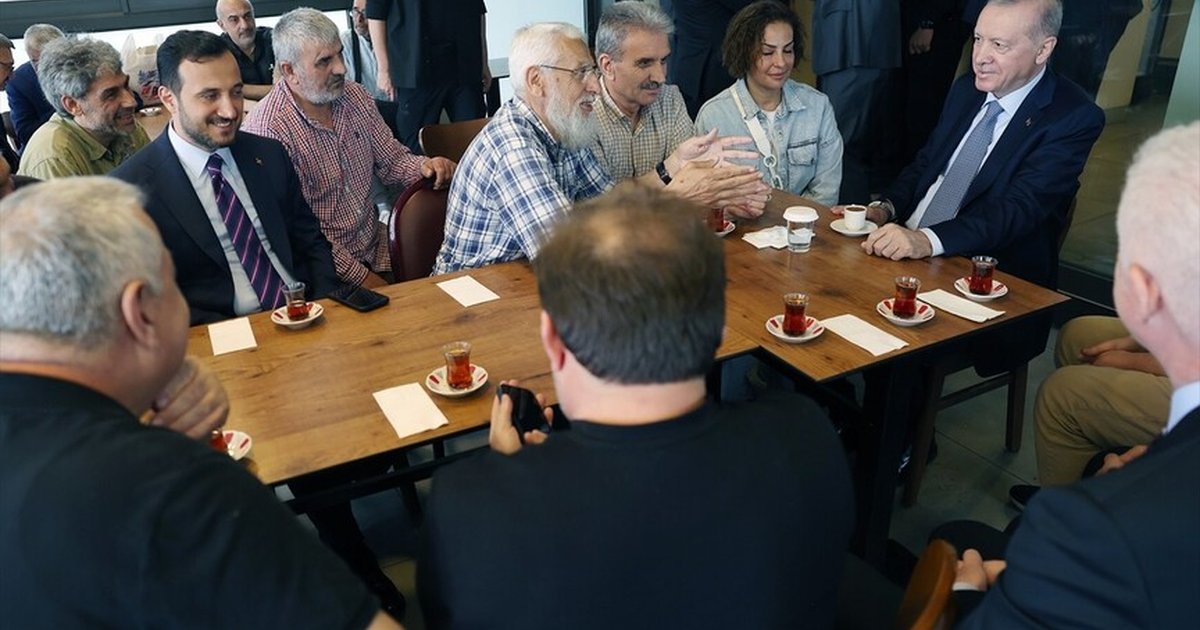 Cumhurbaşkanı Erdoğan Erzurum Vakfını ziyaret etti