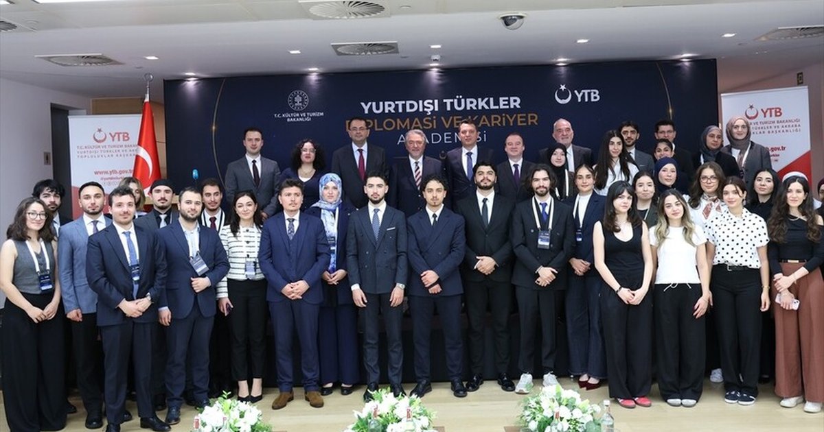 YTB'nin Diaspora Diplomasi ve Kariyer Akademisi Brüksel'de başladı