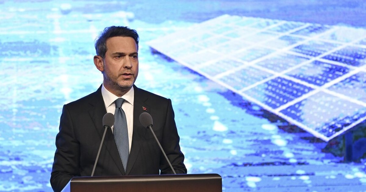 Bakan Bayraktar: Güneş Enerjisi Türkiye'nin Enerji Geleceği
