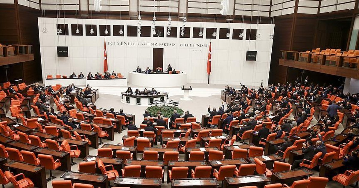 Torba yasa teklifi yasalaştı: Emniyet, basın ve taksicileri ilgilendiriyor