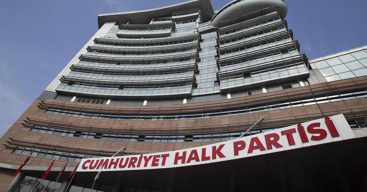 CHP'den grup başkanlığı açıklaması: Özel'in yerine Öztrak atandı iddiası yalanlandı