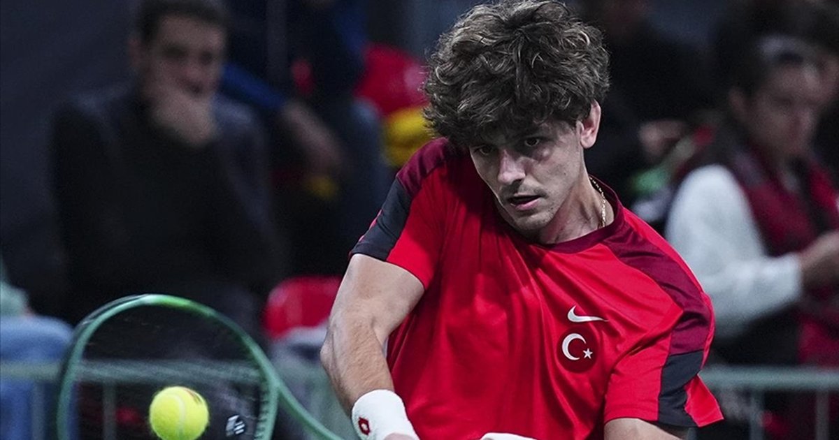 Milli tenisçi Yankı Erel'in maçı güvenlik alarmı nedeniyle yarıda kaldı