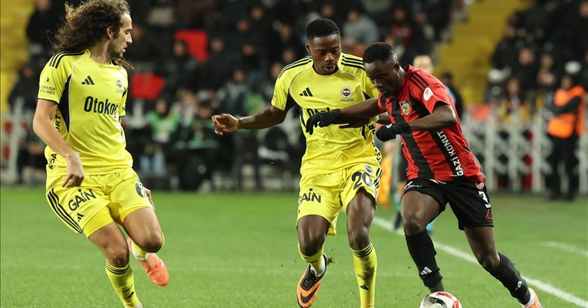 Fenerbahçe-Gaziantep FK Süper Lig mücadelesi