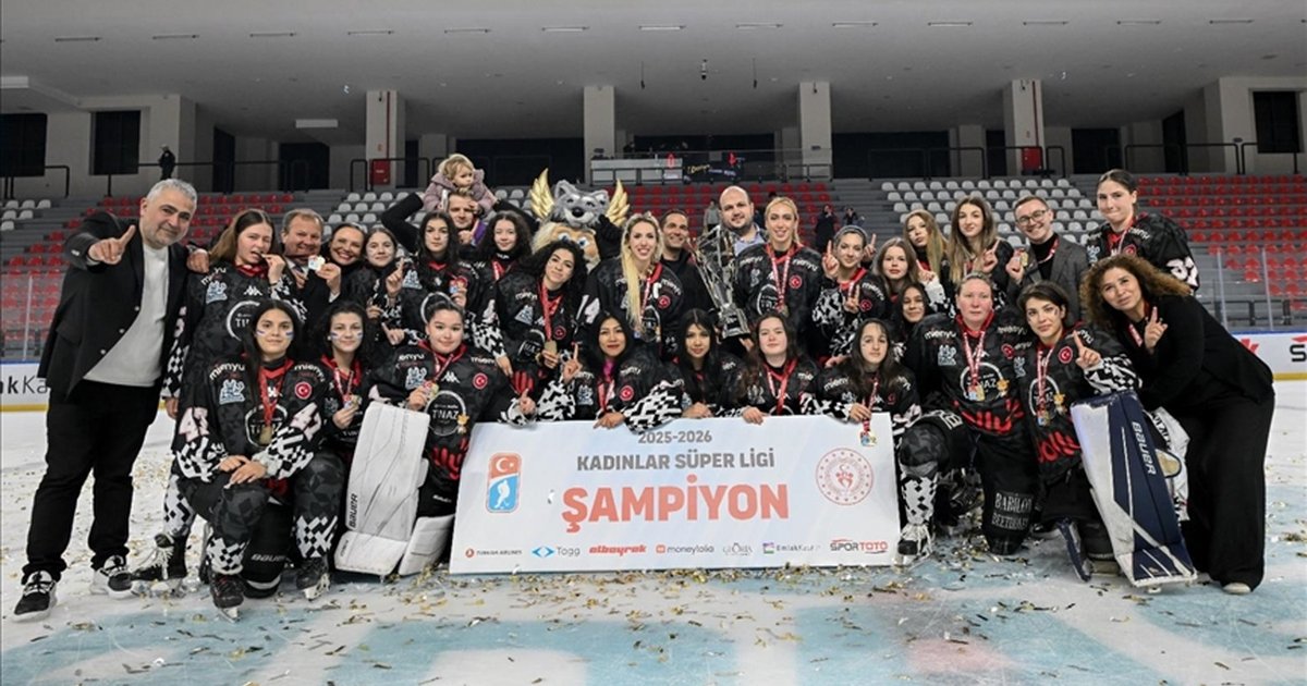 Buz Hokeyi Kadınlar Süper Lig'de şampiyon Buzadam