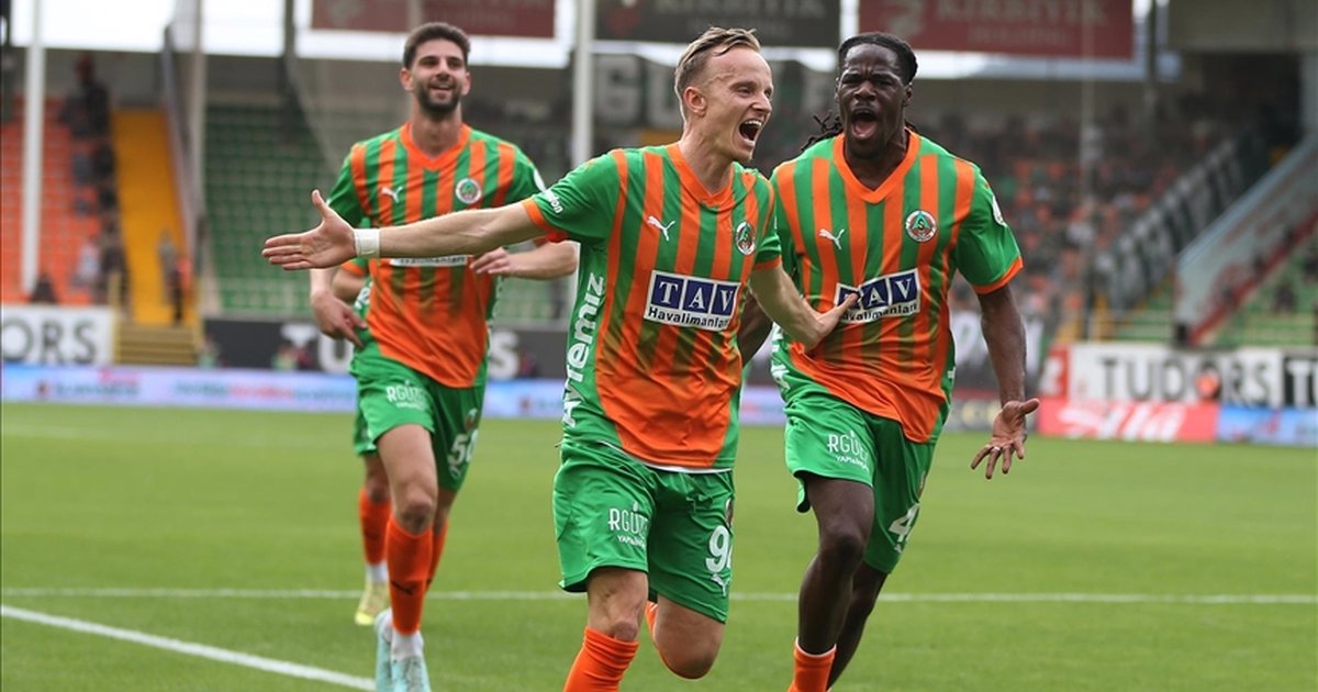 Alanyaspor, Kocaelispor'u 5-0 mağlup etti