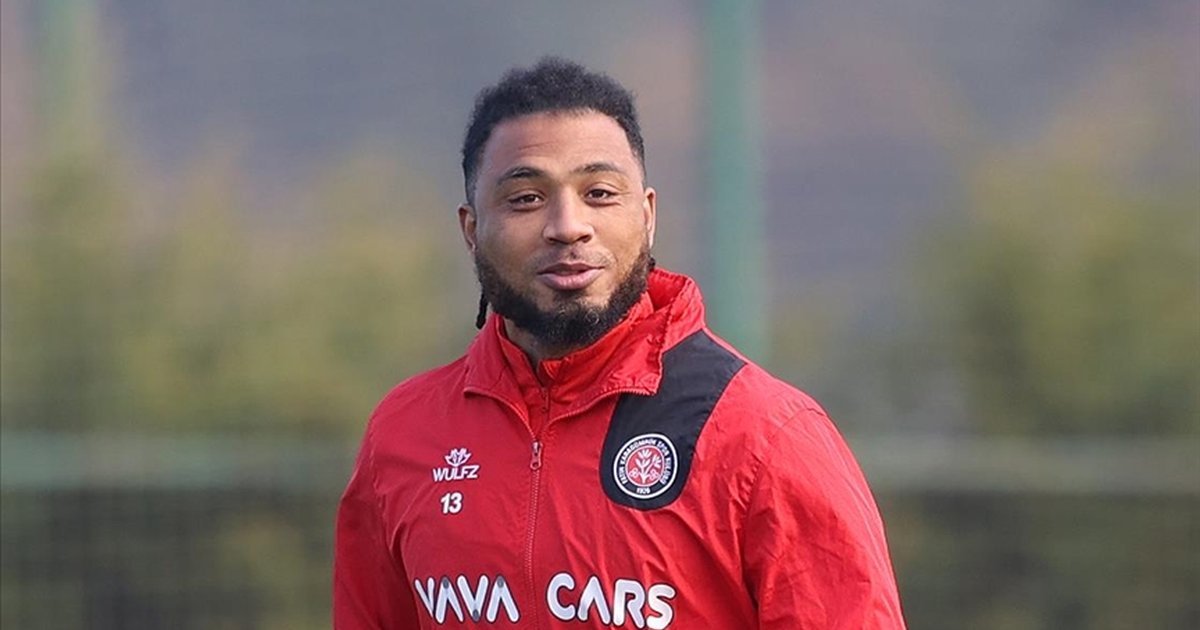 Colin Kazım-Richards Crawley Town'ın yeni teknik direktörü