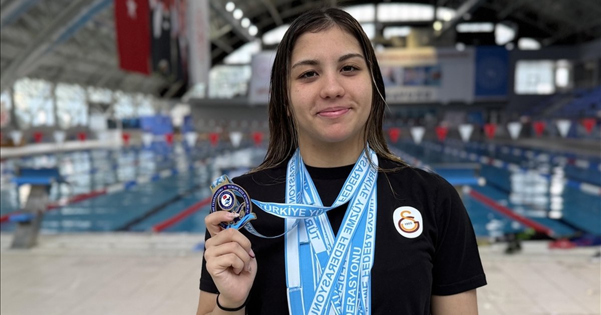 Milli yüzücü Dila Gençay Çekya'da kürsüyü hedefliyor