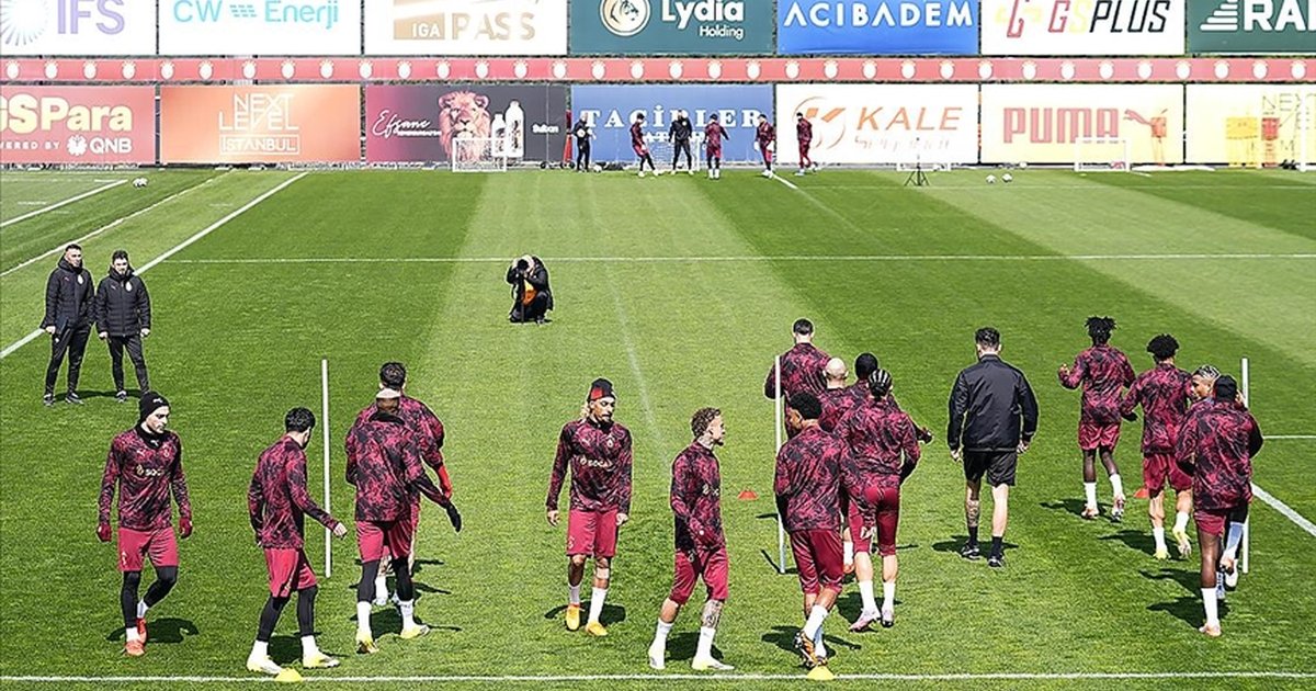 Galatasaray'ın Trabzonspor maçı kamp kadrosu açıklandı