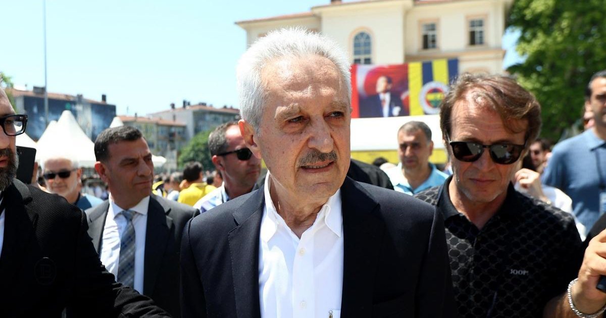 Mehmet Ali Aydınlar Fenerbahçe'den çekildi