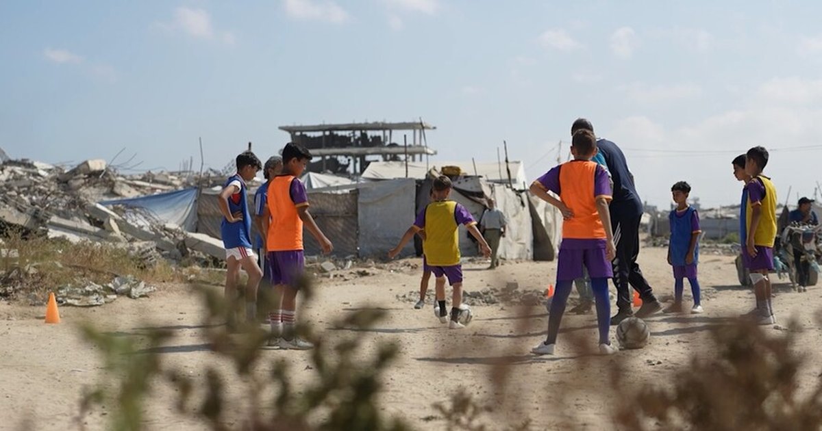 Gazze'de futbolcular zorluklara rağmen tutkularından vazgeçmiyor