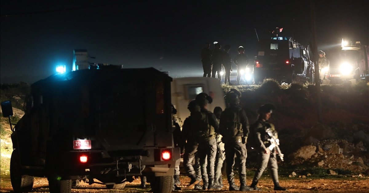 İsrailli yerleşimciler Batı Şeria'da Filistinlilere ait evleri yaktı