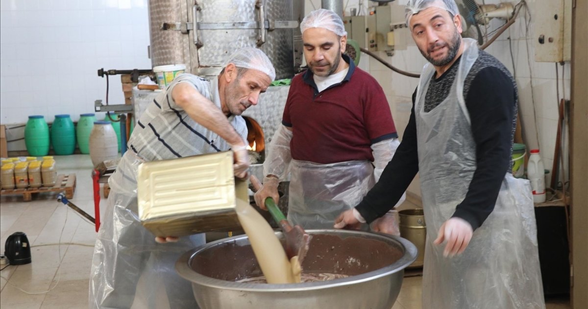 Siirt'te 5 kuşaktır yapılan tahin helvasında ramazan mesaisi