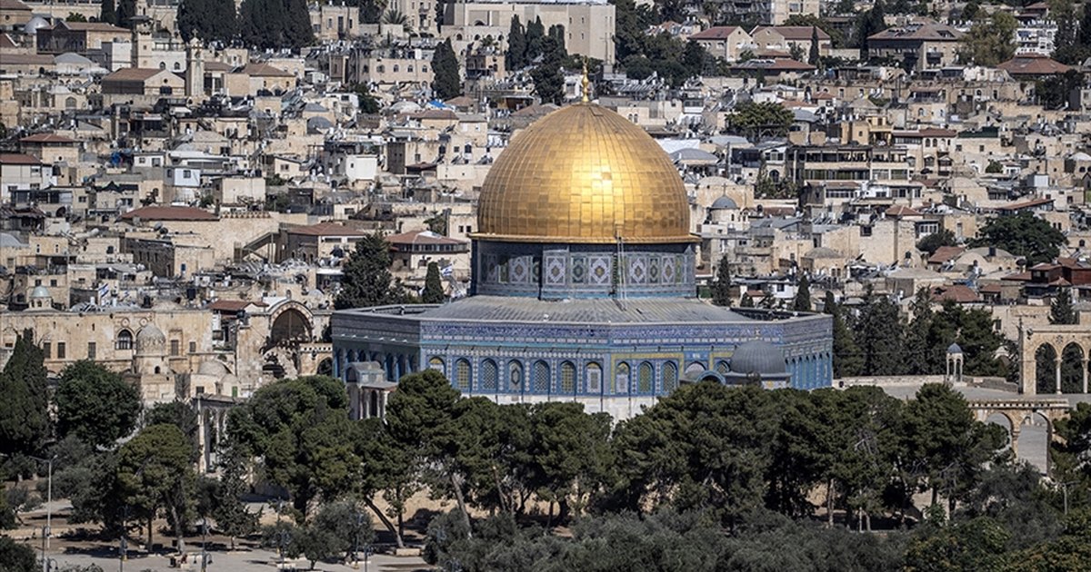 İsrail Mescid-i Aksa ve Harem-i İbrahim'i kapalı tutmaya devam ediyor
