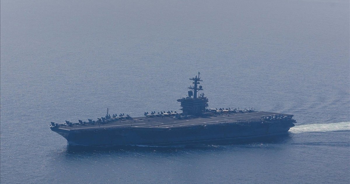 Trump, İran'ı USS Abraham Lincoln'e saldırmamakla suçladı