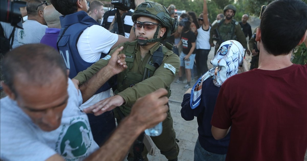 İsrail askerleri ve Yahudi yerleşimciler Batı Şeria'ya saldırdı
