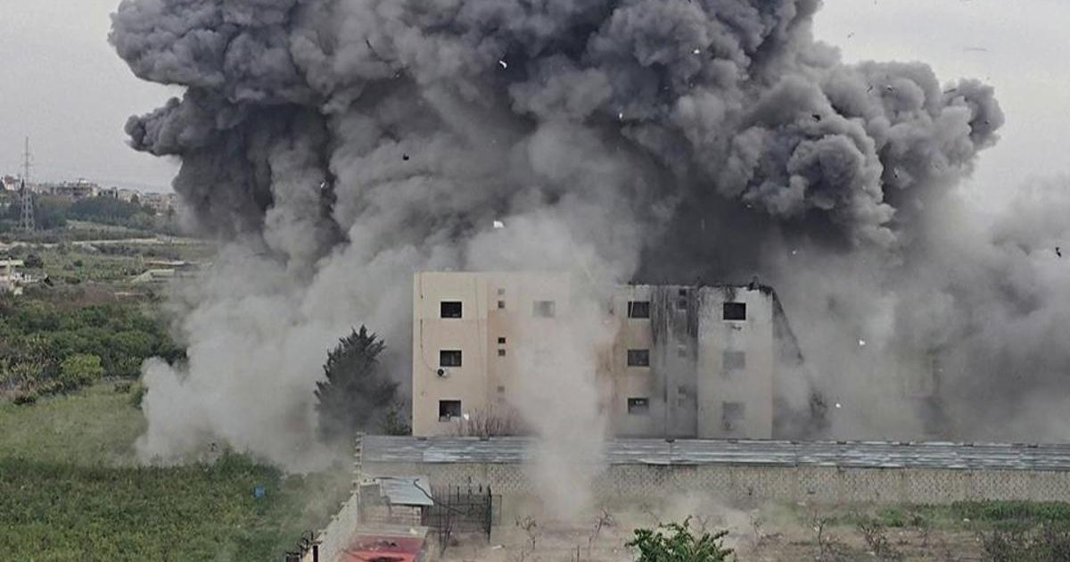 İsrail Lübnan'a yönelik hava saldırılarını arttırdı