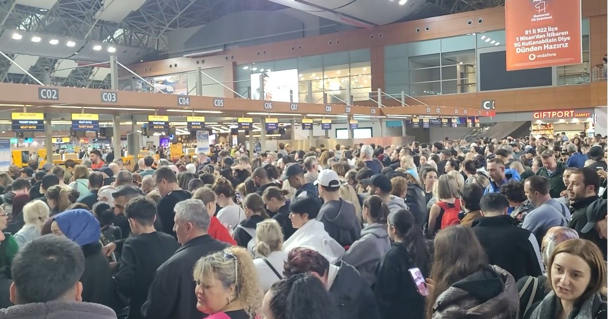 Sabiha Gökçen'de 127 uçuş iptal