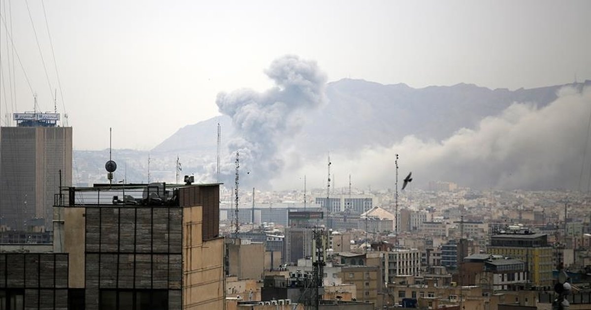 İran Kızılayı'na ait yardım deposu saldırıya uğradı