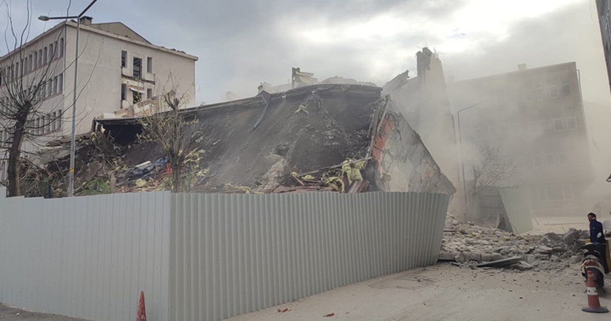 Edirne'de tehlikeli bina yıkımı: 160 bin lira ceza