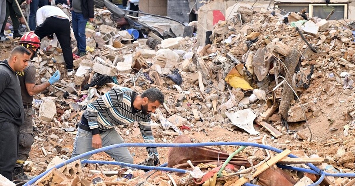 İsrail'in Lübnan saldırısında aileden 3 kayıp