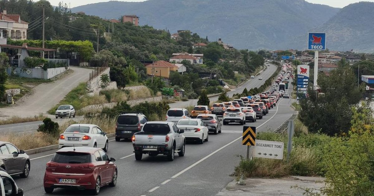 Tatilci akını Muğla'da trafik yoğunluğunu artırdı