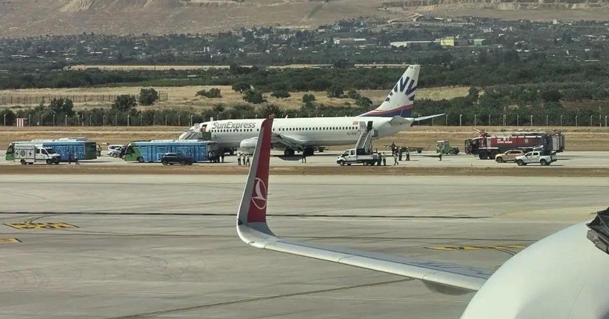 Gaziantep'te uçağın inişi sırasında lastiği patladı
