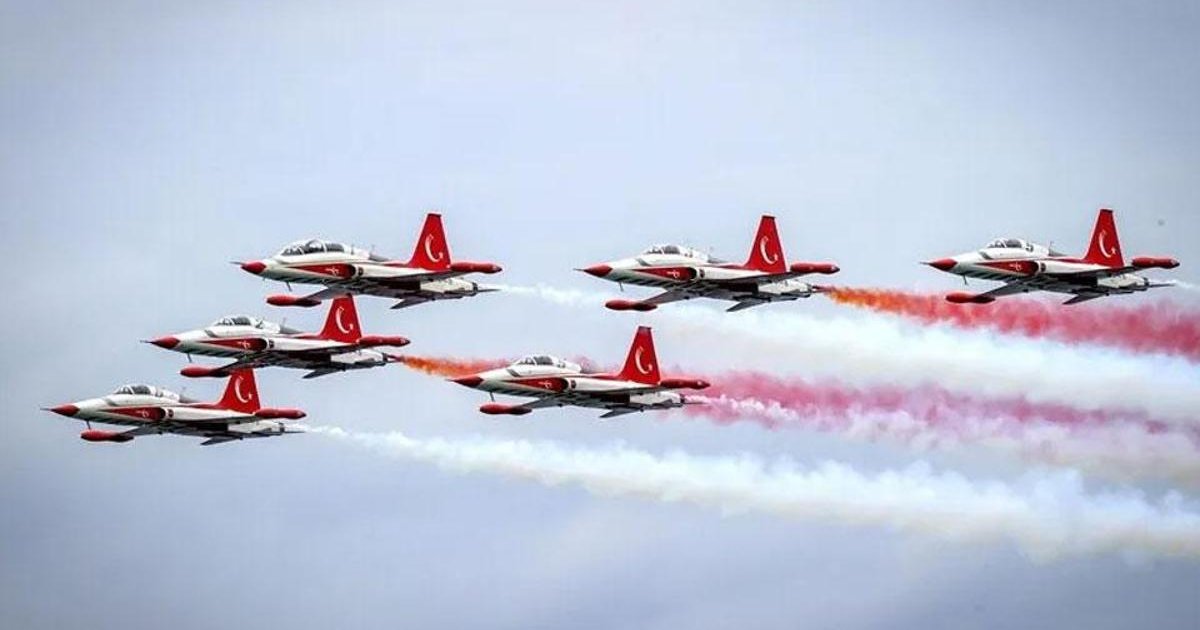 Türk Yıldızları'nın Ankara'da uçuş gösterisi uyarısı